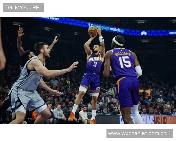 布克本赛季场均253次空位三分球引领联盟展现超强投射能力